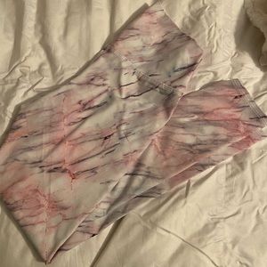 Women’s size Medium pink marble leggings